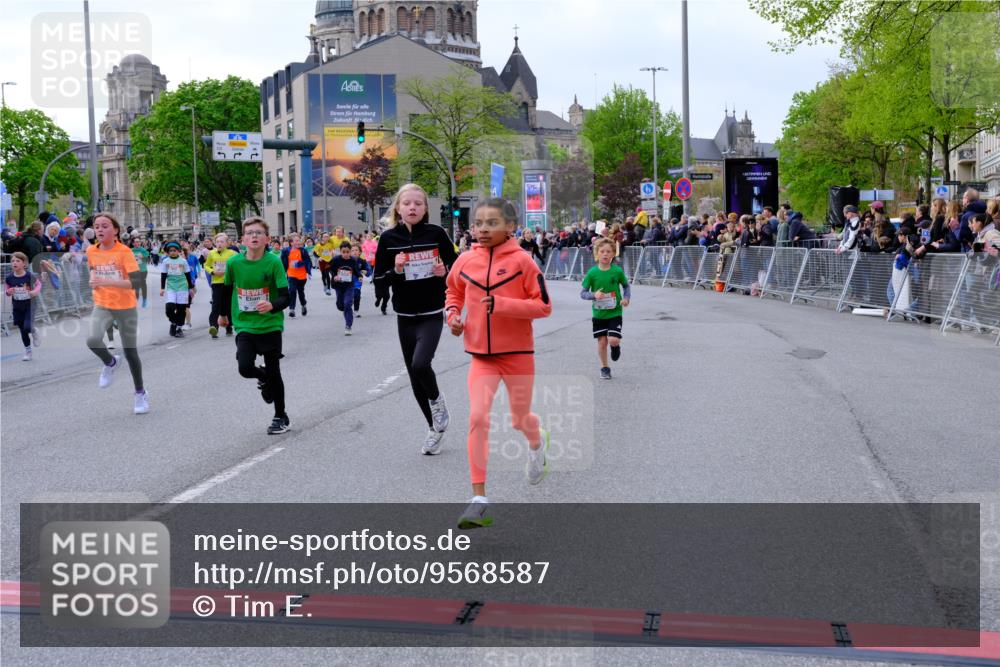 25.04.2026 - Das Zehntel Tim E. http://msf.ph/oto/9568587 25.04.2026 08:54:11 Ziel 1104, 1254, 1261, 1263, 1301, 1407, 1431, 1436, 1438, 1653, 1676, 1697, 1772, 1787, 1872, 1985, 1997, 2408, 2519, 2521, 2770, 3088, 3209, 3217, 3502, 3505, 3594, 3595, 3614, 3630, 3973, 3990, 4001, 4003 meine-sportfotos.de