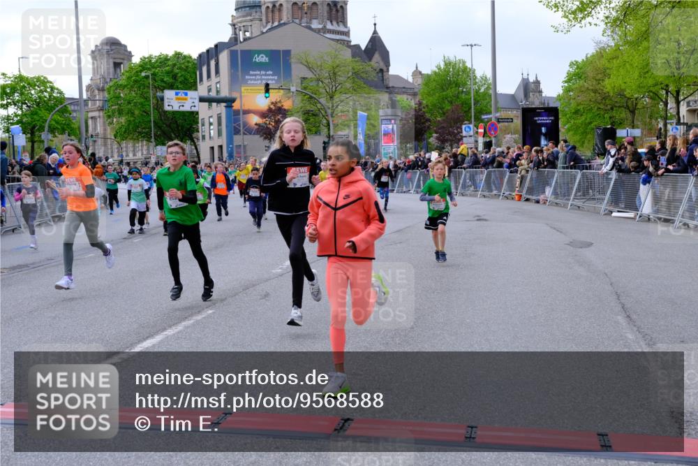 25.04.2026 - Das Zehntel Tim E. http://msf.ph/oto/9568588 25.04.2026 08:54:11 Ziel 1104, 1254, 1261, 1263, 1301, 1407, 1431, 1436, 1438, 1653, 1676, 1697, 1772, 1787, 1872, 1985, 1997, 2408, 2519, 2521, 2770, 3088, 3209, 3217, 3502, 3505, 3594, 3595, 3614, 3630, 3973, 3990, 4001, 4003 meine-sportfotos.de