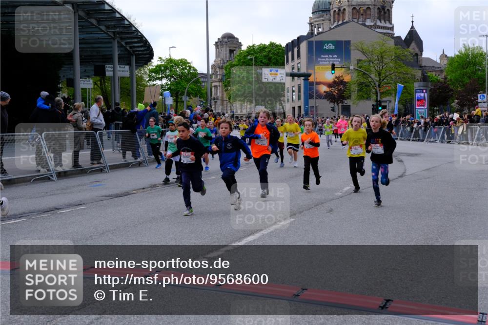 25.04.2026 - Das Zehntel Tim E. http://msf.ph/oto/9568600 25.04.2026 08:54:15 Ziel 1104, 1254, 1261, 1263, 1301, 1431, 1436, 1676, 1697, 1772, 1787, 1872, 1997, 2045, 2408, 2506, 2519, 2520, 2776, 2791, 2814, 2977, 2978, 3209, 3502, 3505, 3592, 3594, 3595, 3614, 3630, 3959, 3973, 3984, 4001, 4003 meine-sportfotos.de