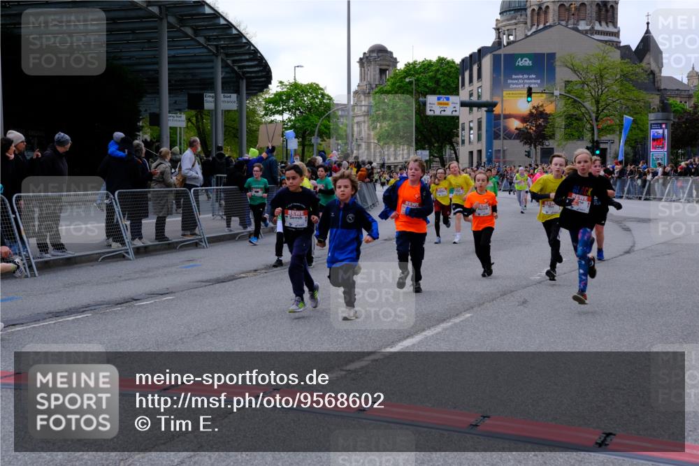 25.04.2026 - Das Zehntel Tim E. http://msf.ph/oto/9568602 25.04.2026 08:54:15 Ziel 1104, 1254, 1261, 1263, 1301, 1431, 1436, 1676, 1697, 1772, 1787, 1872, 1997, 2045, 2408, 2506, 2519, 2520, 2776, 2791, 2814, 2977, 2978, 3209, 3502, 3505, 3592, 3594, 3595, 3614, 3630, 3959, 3973, 3984, 4001, 4003 meine-sportfotos.de