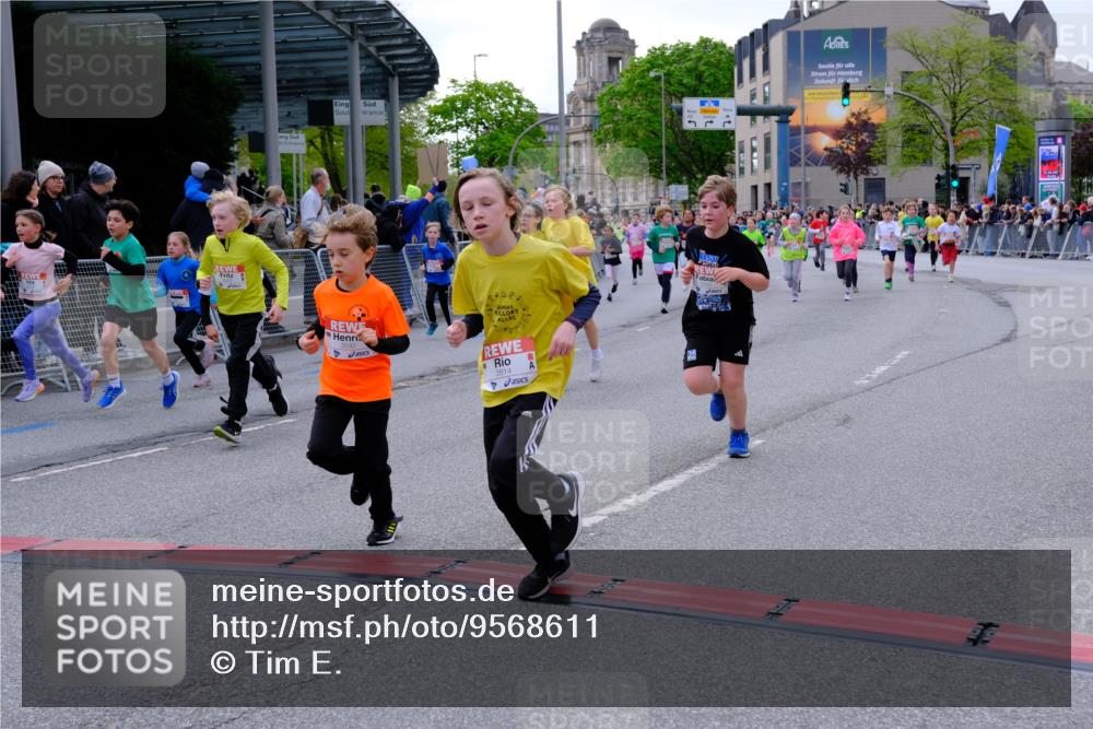 25.04.2026 - Das Zehntel Tim E. http://msf.ph/oto/9568611 25.04.2026 08:54:17 Ziel 1104, 1254, 1261, 1263, 1301, 1431, 1436, 1539, 1676, 1697, 1760, 1872, 1997, 2045, 2408, 2475, 2506, 2519, 2520, 2776, 2791, 2814, 2977, 2978, 3131, 3502, 3505, 3592, 3594, 3595, 3614, 3630, 3959, 3973, 3984, 4001 meine-sportfotos.de