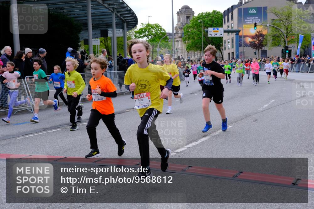 25.04.2026 - Das Zehntel Tim E. http://msf.ph/oto/9568612 25.04.2026 08:54:17 Ziel 1104, 1254, 1261, 1263, 1301, 1431, 1436, 1539, 1676, 1697, 1760, 1872, 1997, 2045, 2408, 2475, 2506, 2519, 2520, 2776, 2791, 2814, 2977, 2978, 3131, 3502, 3505, 3592, 3594, 3595, 3614, 3630, 3959, 3973, 3984, 4001 meine-sportfotos.de