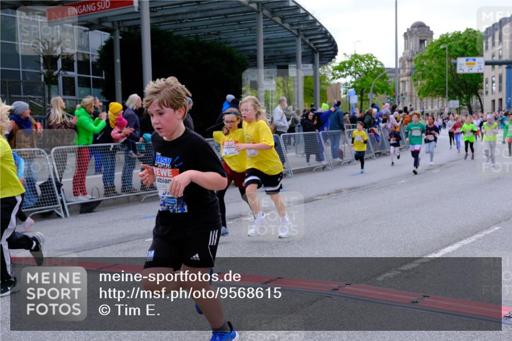 25.04.2026 - Das Zehntel Tim E. http://msf.ph/oto/9568615 25.04.2026 08:54:18 Ziel 1104, 1254, 1261, 1263, 1301, 1431, 1436, 1539, 1676, 1697, 1760, 1868, 1874, 1997, 2045, 2408, 2475, 2505, 2506, 2519, 2520, 2776, 2791, 2814, 2977, 2978, 3131, 3267, 3502, 3505, 3532, 3592, 3593, 3594, 3595, 3614, 3630, 3959, 3973, 3984 meine-sportfotos.de