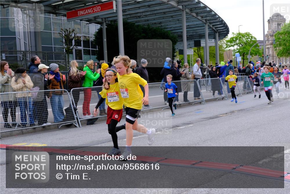 25.04.2026 - Das Zehntel Tim E. http://msf.ph/oto/9568616 25.04.2026 08:54:19 Ziel 1104, 1254, 1261, 1263, 1301, 1431, 1436, 1506, 1539, 1676, 1697, 1760, 1868, 1874, 2045, 2408, 2475, 2505, 2506, 2519, 2520, 2568, 2776, 2791, 2814, 2859, 2977, 2978, 3131, 3267, 3502, 3505, 3532, 3592, 3593, 3594, 3595, 3614, 3630, 3959, 3973, 3984 meine-sportfotos.de