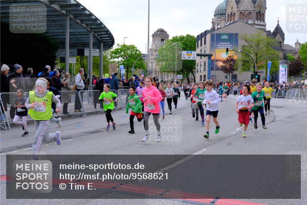 25.04.2026 - Das Zehntel Tim E. http://msf.ph/oto/9568621 25.04.2026 08:54:22 Ziel 1104, 1263, 1431, 1506, 1539, 1760, 1868, 1874, 2045, 2049, 2072, 2475, 2505, 2506, 2510, 2520, 2568, 2591, 2738, 2764, 2776, 2791, 2814, 2859, 2977, 2978, 3074, 3102, 3131, 3267, 3502, 3532, 3592, 3593, 3594, 3595, 3759, 3853, 3959, 3973, 3984 meine-sportfotos.de