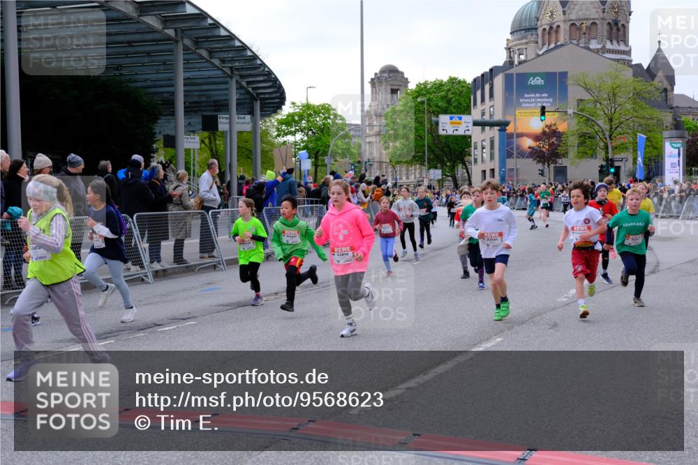 25.04.2026 - Das Zehntel Tim E. http://msf.ph/oto/9568623 25.04.2026 08:54:22 Ziel 1104, 1263, 1431, 1506, 1539, 1760, 1868, 1874, 2045, 2049, 2072, 2475, 2505, 2506, 2510, 2520, 2568, 2591, 2738, 2764, 2776, 2791, 2814, 2859, 2977, 2978, 3074, 3102, 3131, 3267, 3502, 3532, 3592, 3593, 3594, 3595, 3759, 3853, 3959, 3973, 3984 meine-sportfotos.de