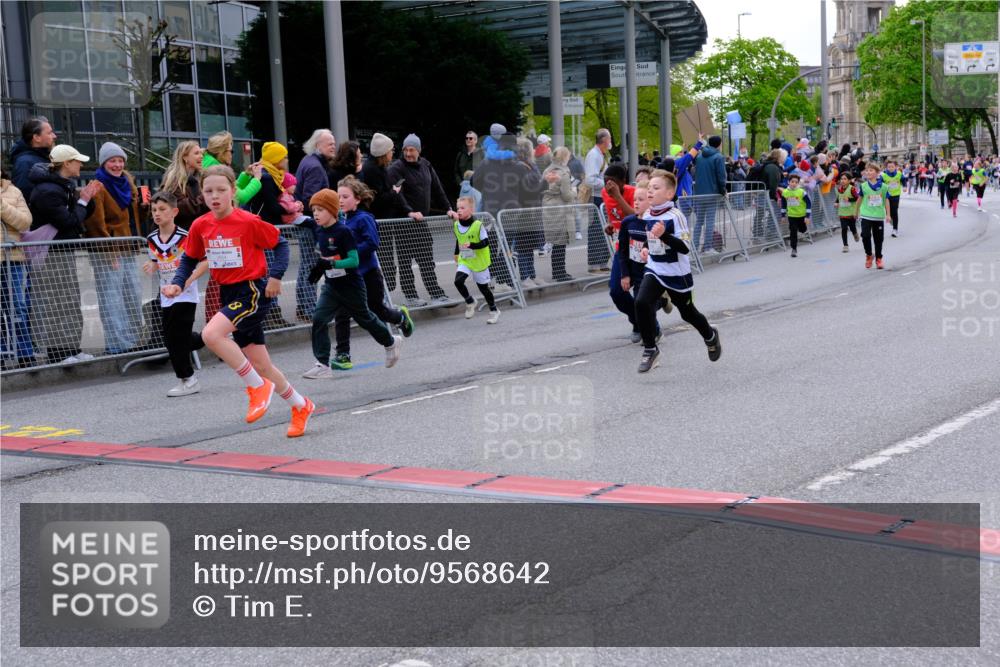 25.04.2026 - Das Zehntel Tim E. http://msf.ph/oto/9568642 25.04.2026 08:54:33 Ziel 1201, 1346, 1374, 1459, 1644, 1655, 1922, 2049, 2072, 2249, 2264, 2269, 2286, 2298, 2639, 2641, 2649, 2654, 2883, 2940, 3074, 3089, 3096, 3102, 3146, 3173, 3294, 3853, 3916, 3986 meine-sportfotos.de
