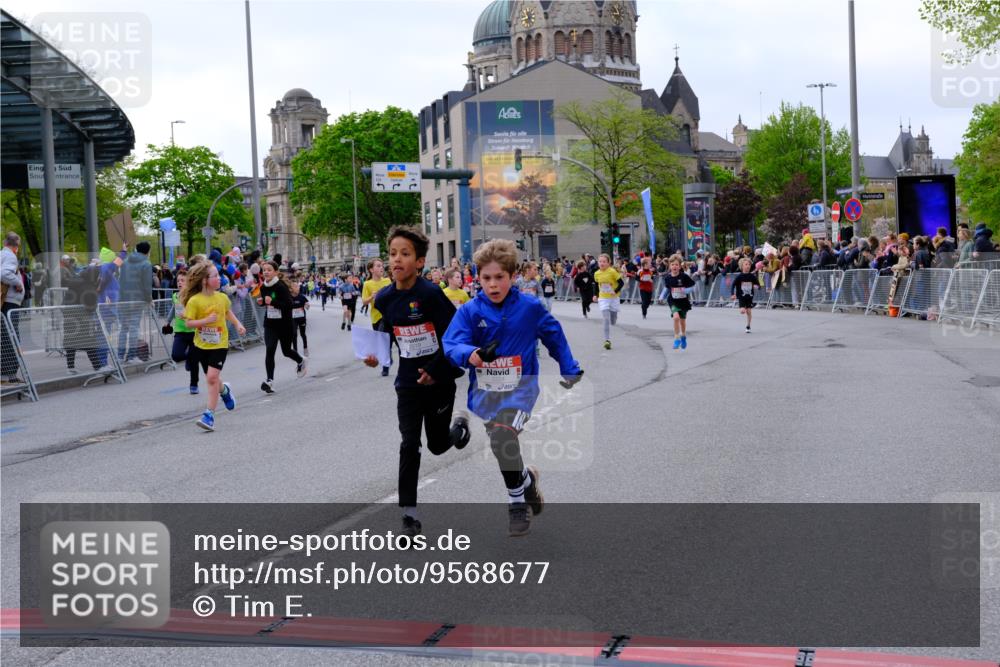 25.04.2026 - Das Zehntel Tim E. http://msf.ph/oto/9568677 25.04.2026 08:54:42 Ziel 1003, 1216, 1256, 1433, 1459, 1742, 1743, 1873, 1922, 1937, 2219, 2224, 2225, 2234, 2649, 2723, 2730, 2733, 2763, 2813, 2822, 3089, 3096, 3173, 3201, 3258, 3294, 3305, 3306 meine-sportfotos.de