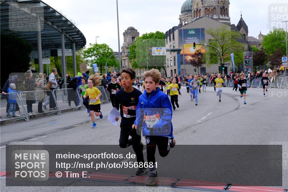 25.04.2026 - Das Zehntel Tim E. http://msf.ph/oto/9568681 25.04.2026 08:54:42 Ziel 1003, 1216, 1256, 1433, 1459, 1742, 1743, 1873, 1922, 1937, 2219, 2224, 2225, 2234, 2649, 2723, 2730, 2733, 2763, 2813, 2822, 3089, 3096, 3173, 3201, 3258, 3294, 3305, 3306 meine-sportfotos.de
