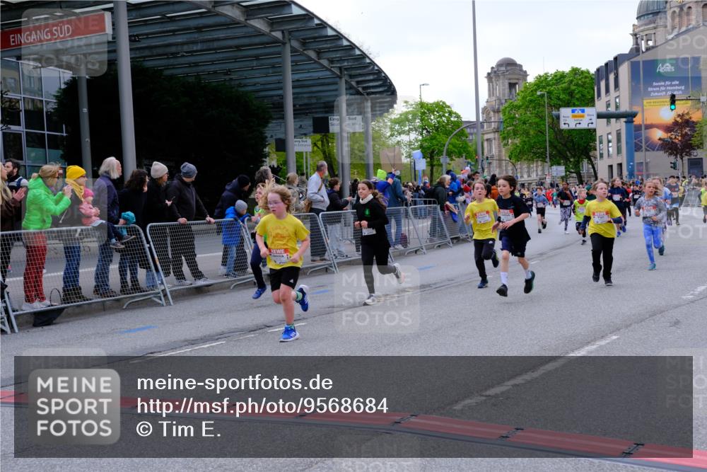 25.04.2026 - Das Zehntel Tim E. http://msf.ph/oto/9568684 25.04.2026 08:54:43 Ziel 1003, 1216, 1256, 1433, 1459, 1742, 1743, 1834, 1873, 1922, 1937, 2219, 2224, 2225, 2234, 2649, 2723, 2730, 2733, 2763, 2813, 2822, 3089, 3096, 3173, 3201, 3258, 3294, 3305, 3306, 4041 meine-sportfotos.de