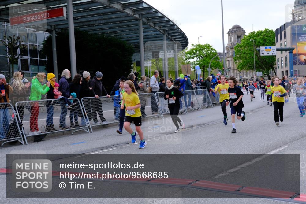 25.04.2026 - Das Zehntel Tim E. http://msf.ph/oto/9568685 25.04.2026 08:54:43 Ziel 1003, 1216, 1256, 1433, 1459, 1742, 1743, 1834, 1873, 1922, 1937, 2219, 2224, 2225, 2234, 2649, 2723, 2730, 2733, 2763, 2813, 2822, 3089, 3096, 3173, 3201, 3258, 3294, 3305, 3306, 4041 meine-sportfotos.de