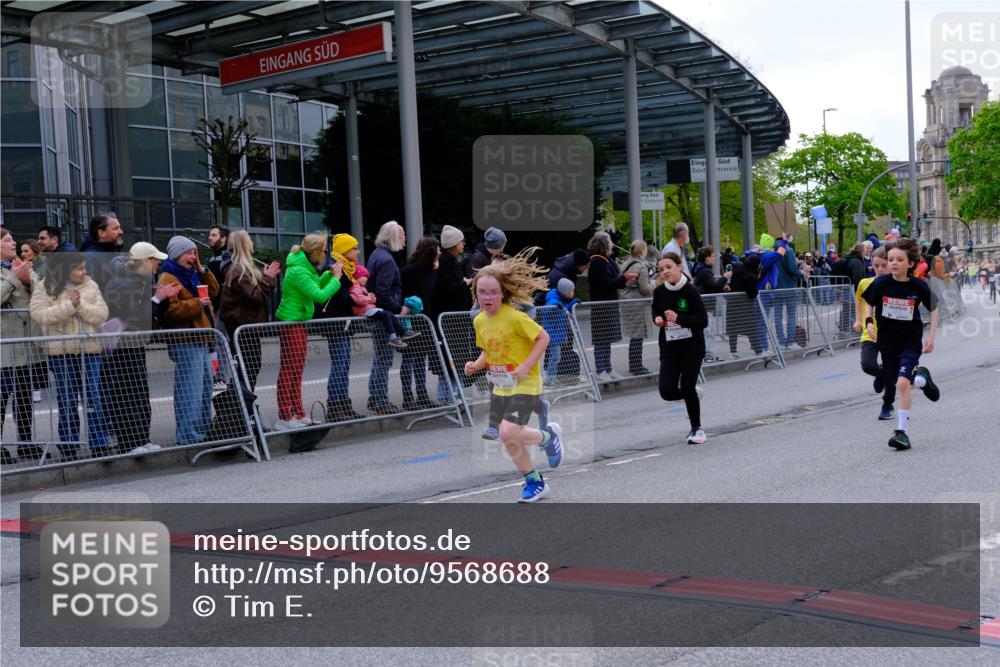 25.04.2026 - Das Zehntel Tim E. http://msf.ph/oto/9568688 25.04.2026 08:54:44 Ziel 1003, 1216, 1256, 1433, 1459, 1742, 1743, 1834, 1873, 1922, 1937, 2219, 2224, 2225, 2234, 2649, 2723, 2730, 2733, 2763, 2813, 2822, 3089, 3096, 3161, 3173, 3201, 3258, 3294, 3305, 3306, 3524, 4041 meine-sportfotos.de
