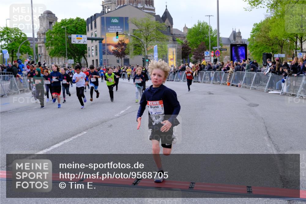25.04.2026 - Das Zehntel Tim E. http://msf.ph/oto/9568705 25.04.2026 08:54:47 Ziel 1003, 1032, 1216, 1256, 1433, 1742, 1743, 1834, 1867, 1873, 2211, 2219, 2224, 2225, 2234, 2251, 2723, 2730, 2733, 2763, 2813, 2822, 3076, 3100, 3106, 3141, 3161, 3258, 3305, 3306, 3524, 3831, 3958, 4009, 4028, 4030, 4041 meine-sportfotos.de