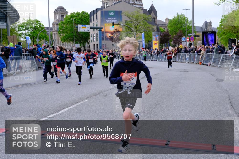 25.04.2026 - Das Zehntel Tim E. http://msf.ph/oto/9568707 25.04.2026 08:54:47 Ziel 1003, 1032, 1216, 1256, 1433, 1742, 1743, 1834, 1867, 1873, 2211, 2219, 2224, 2225, 2234, 2251, 2723, 2730, 2733, 2763, 2813, 2822, 3076, 3100, 3106, 3141, 3161, 3258, 3305, 3306, 3524, 3831, 3958, 4009, 4028, 4030, 4041 meine-sportfotos.de