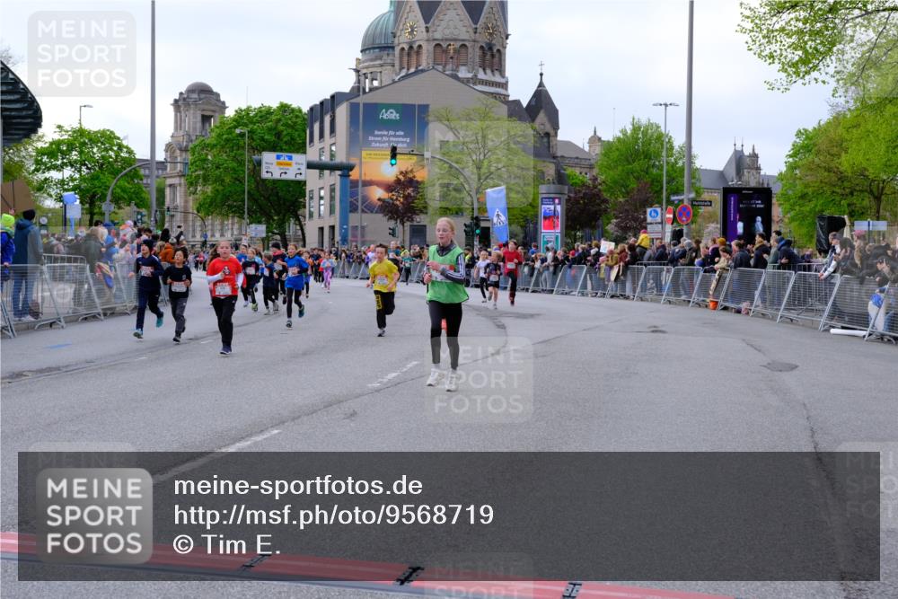 25.04.2026 - Das Zehntel Tim E. http://msf.ph/oto/9568719 25.04.2026 08:54:54 Ziel 1003, 1032, 1256, 1266, 1300, 1812, 1834, 1867, 2181, 2211, 2251, 2608, 2633, 2748, 2752, 2848, 2962, 3076, 3100, 3106, 3141, 3161, 3340, 3379, 3524, 3783, 3831, 3958, 4009, 4028, 4030, 4041 meine-sportfotos.de