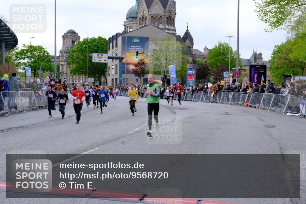 25.04.2026 - Das Zehntel Tim E. http://msf.ph/oto/9568720 25.04.2026 08:54:54 Ziel 1003, 1032, 1256, 1266, 1300, 1812, 1834, 1867, 2181, 2211, 2251, 2608, 2633, 2748, 2752, 2848, 2962, 3076, 3100, 3106, 3141, 3161, 3340, 3379, 3524, 3783, 3831, 3958, 4009, 4028, 4030, 4041 meine-sportfotos.de