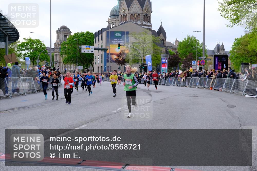 25.04.2026 - Das Zehntel Tim E. http://msf.ph/oto/9568721 25.04.2026 08:54:54 Ziel 1003, 1032, 1256, 1266, 1300, 1812, 1834, 1867, 2181, 2211, 2251, 2608, 2633, 2748, 2752, 2848, 2962, 3076, 3100, 3106, 3141, 3161, 3340, 3379, 3524, 3783, 3831, 3958, 4009, 4028, 4030, 4041 meine-sportfotos.de