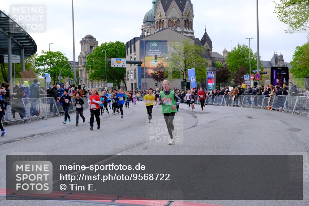 25.04.2026 - Das Zehntel Tim E. http://msf.ph/oto/9568722 25.04.2026 08:54:54 Ziel 1003, 1032, 1256, 1266, 1300, 1812, 1834, 1867, 2181, 2211, 2251, 2608, 2633, 2748, 2752, 2848, 2962, 3076, 3100, 3106, 3141, 3161, 3340, 3379, 3524, 3783, 3831, 3958, 4009, 4028, 4030, 4041 meine-sportfotos.de