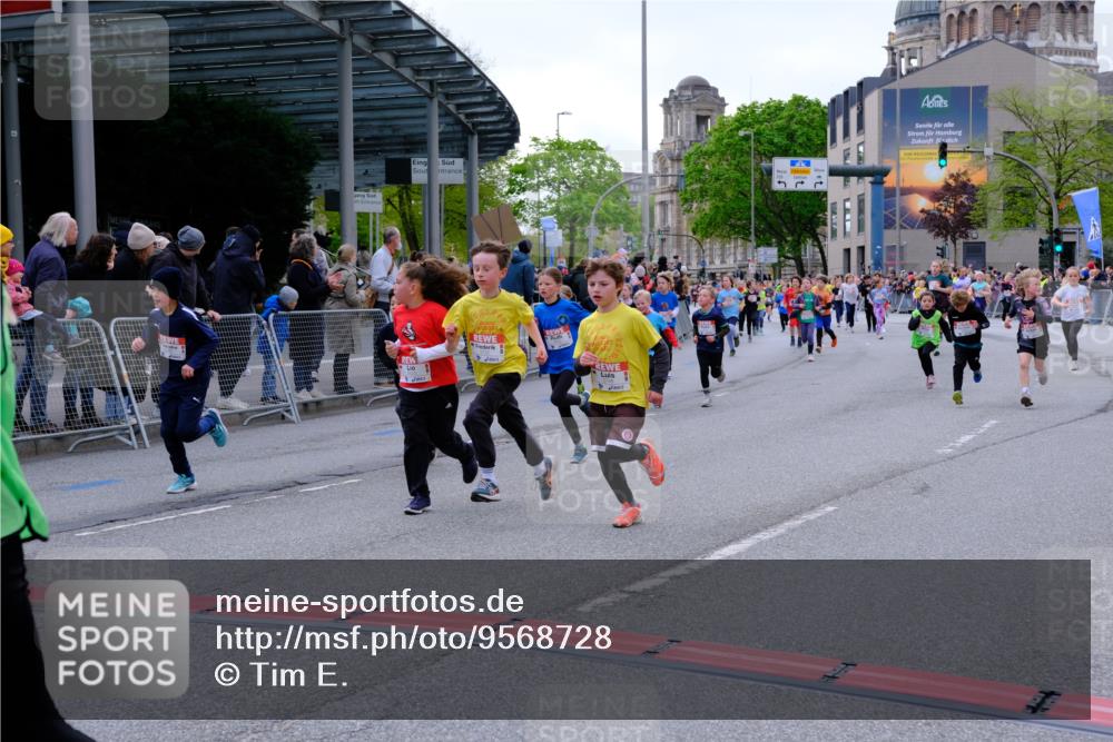 25.04.2026 - Das Zehntel Tim E. http://msf.ph/oto/9568728 25.04.2026 08:54:57 Ziel 1032, 1266, 1300, 1340, 1812, 1867, 2039, 2047, 2181, 2211, 2251, 2608, 2633, 2748, 2752, 2848, 2962, 3049, 3053, 3076, 3100, 3106, 3141, 3340, 3379, 3506, 3731, 3756, 3760, 3783, 3831, 3958, 4009, 4028, 4030 meine-sportfotos.de