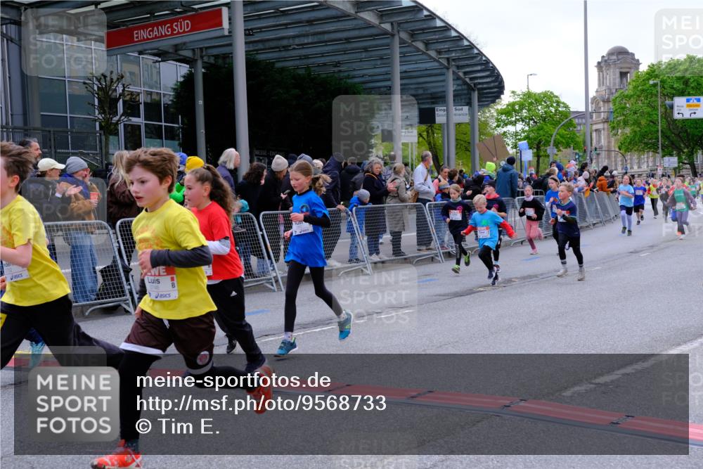 25.04.2026 - Das Zehntel Tim E. http://msf.ph/oto/9568733 25.04.2026 08:54:58 Ziel 1032, 1266, 1300, 1340, 1812, 2039, 2047, 2056, 2181, 2251, 2459, 2608, 2633, 2748, 2752, 2848, 2962, 3049, 3053, 3076, 3100, 3106, 3141, 3340, 3379, 3506, 3731, 3756, 3760, 3783, 3826, 3828, 3958, 4009, 4030 meine-sportfotos.de