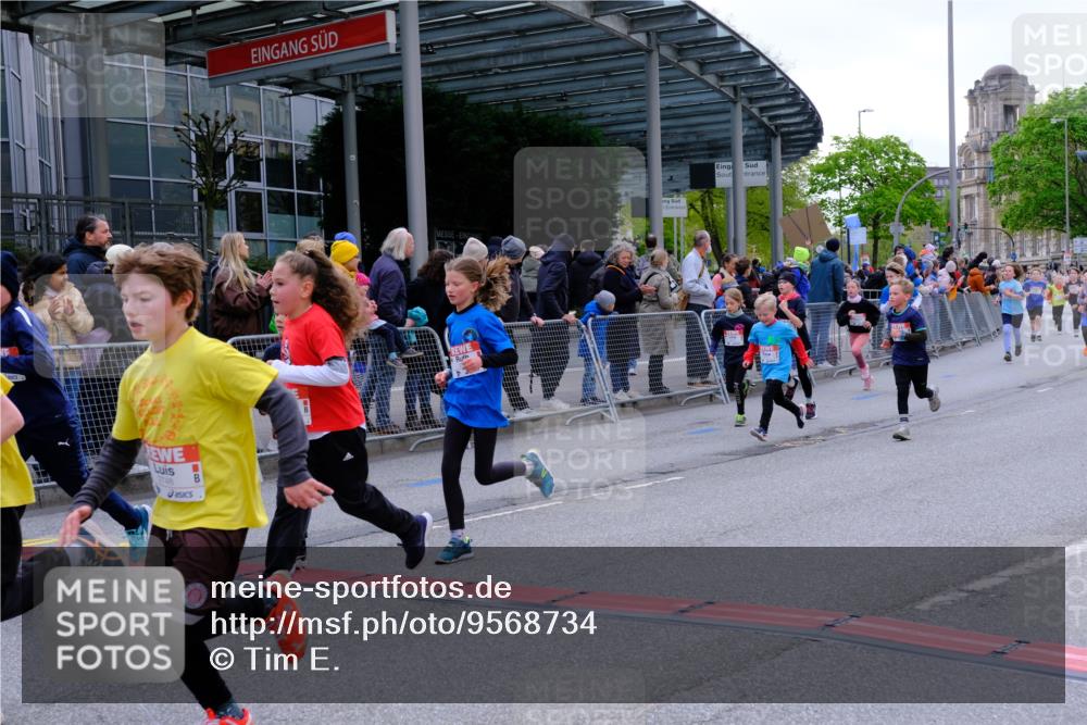 25.04.2026 - Das Zehntel Tim E. http://msf.ph/oto/9568734 25.04.2026 08:54:58 Ziel 1032, 1266, 1300, 1340, 1812, 2039, 2047, 2056, 2181, 2251, 2459, 2608, 2633, 2748, 2752, 2848, 2962, 3049, 3053, 3076, 3100, 3106, 3141, 3340, 3379, 3506, 3731, 3756, 3760, 3783, 3826, 3828, 3958, 4009, 4030 meine-sportfotos.de