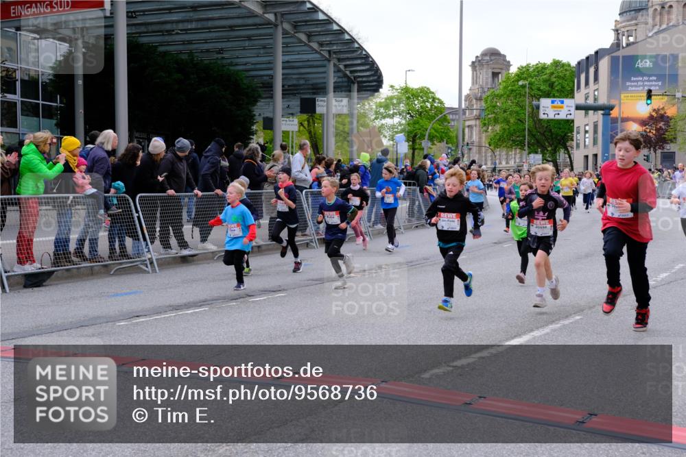 25.04.2026 - Das Zehntel Tim E. http://msf.ph/oto/9568736 25.04.2026 08:54:59 Ziel 1032, 1266, 1300, 1340, 1812, 2039, 2047, 2056, 2181, 2459, 2608, 2633, 2748, 2752, 2848, 2962, 3049, 3053, 3340, 3358, 3379, 3506, 3731, 3756, 3760, 3783, 3826, 3828, 3958, 4009 meine-sportfotos.de