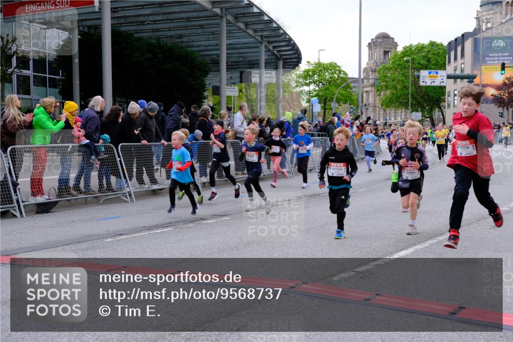 25.04.2026 - Das Zehntel Tim E. http://msf.ph/oto/9568737 25.04.2026 08:54:59 Ziel 1032, 1266, 1300, 1340, 1812, 2039, 2047, 2056, 2181, 2459, 2608, 2633, 2748, 2752, 2848, 2962, 3049, 3053, 3340, 3358, 3379, 3506, 3731, 3756, 3760, 3783, 3826, 3828, 3958, 4009 meine-sportfotos.de