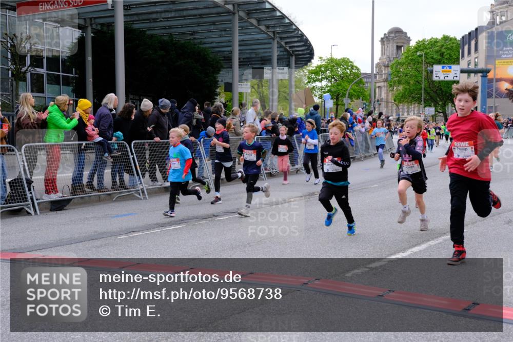 25.04.2026 - Das Zehntel Tim E. http://msf.ph/oto/9568738 25.04.2026 08:54:59 Ziel 1032, 1266, 1300, 1340, 1812, 2039, 2047, 2056, 2181, 2459, 2608, 2633, 2748, 2752, 2848, 2962, 3049, 3053, 3340, 3358, 3379, 3506, 3731, 3756, 3760, 3783, 3826, 3828, 3958, 4009 meine-sportfotos.de