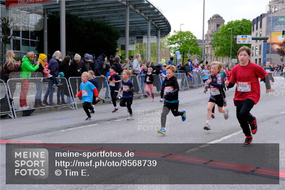 25.04.2026 - Das Zehntel Tim E. http://msf.ph/oto/9568739 25.04.2026 08:54:59 Ziel 1032, 1266, 1300, 1340, 1812, 2039, 2047, 2056, 2181, 2459, 2608, 2633, 2748, 2752, 2848, 2962, 3049, 3053, 3340, 3358, 3379, 3506, 3731, 3756, 3760, 3783, 3826, 3828, 3958, 4009 meine-sportfotos.de