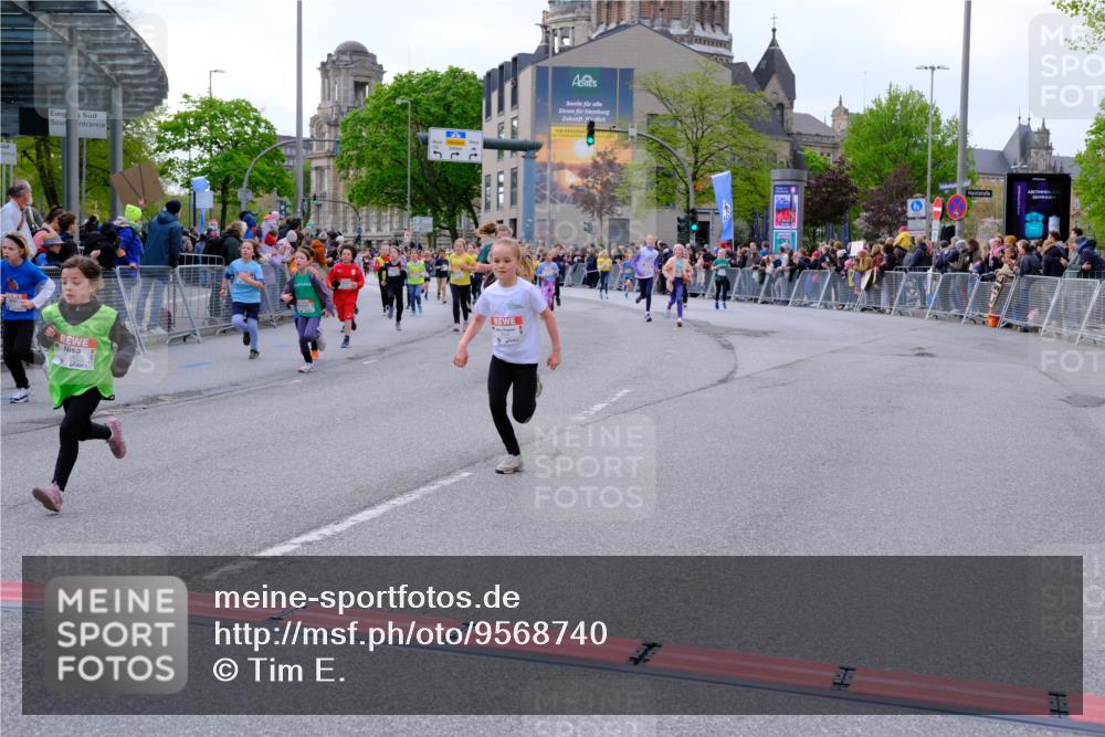 25.04.2026 - Das Zehntel Tim E. http://msf.ph/oto/9568740 25.04.2026 08:55:00 Ziel 1266, 1300, 1340, 1812, 2039, 2047, 2056, 2181, 2459, 2608, 2619, 2633, 2748, 2752, 2848, 2962, 3049, 3053, 3120, 3126, 3340, 3358, 3379, 3506, 3731, 3756, 3760, 3783, 3826, 3828 meine-sportfotos.de