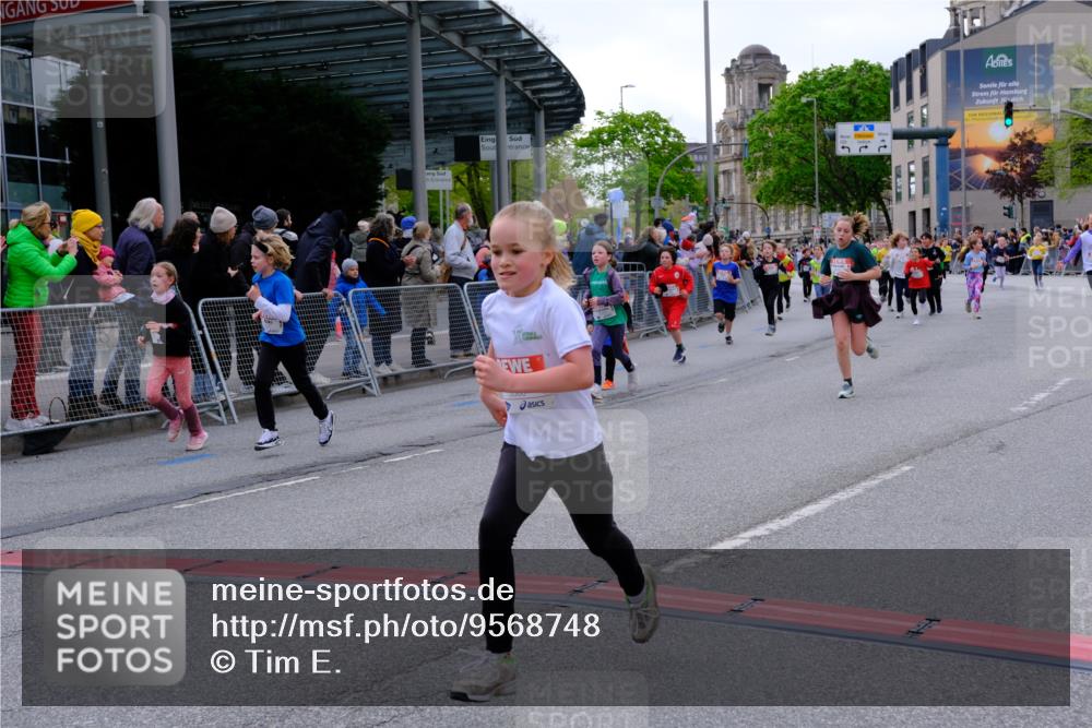 25.04.2026 - Das Zehntel Tim E. http://msf.ph/oto/9568748 25.04.2026 08:55:01 Ziel 1266, 1300, 1340, 1812, 2039, 2047, 2056, 2181, 2459, 2608, 2619, 2633, 2748, 2752, 2793, 2848, 2962, 3049, 3053, 3120, 3126, 3340, 3358, 3379, 3506, 3636, 3731, 3756, 3760, 3783, 3826, 3828, 4014 meine-sportfotos.de