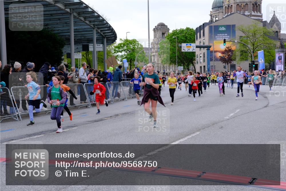 25.04.2026 - Das Zehntel Tim E. http://msf.ph/oto/9568750 25.04.2026 08:55:02 Ziel 1266, 1300, 1340, 1812, 2009, 2010, 2039, 2047, 2056, 2181, 2459, 2619, 2633, 2748, 2752, 2793, 2828, 2848, 2962, 3049, 3053, 3091, 3120, 3126, 3236, 3340, 3358, 3379, 3506, 3636, 3731, 3756, 3760, 3783, 3826, 3828, 4014 meine-sportfotos.de