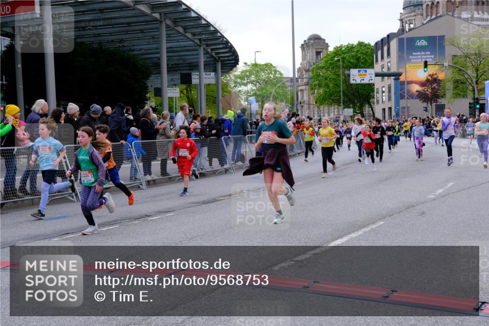 25.04.2026 - Das Zehntel Tim E. http://msf.ph/oto/9568753 25.04.2026 08:55:02 Ziel 1266, 1300, 1340, 1812, 2009, 2010, 2039, 2047, 2056, 2181, 2459, 2619, 2633, 2748, 2752, 2793, 2828, 2848, 2962, 3049, 3053, 3091, 3120, 3126, 3236, 3340, 3358, 3379, 3506, 3636, 3731, 3756, 3760, 3783, 3826, 3828, 4014 meine-sportfotos.de