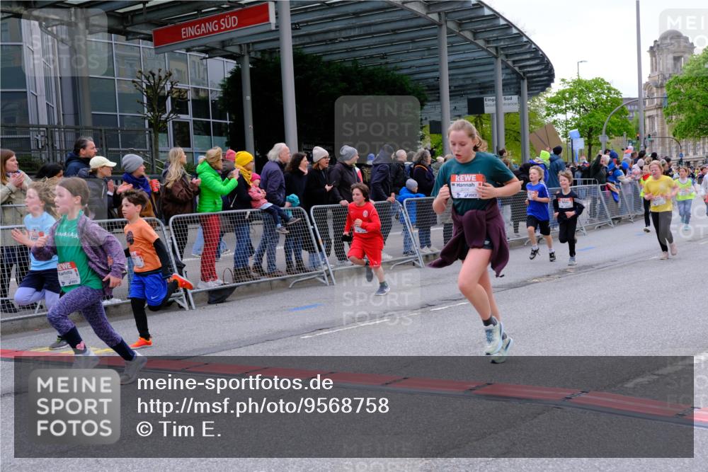 25.04.2026 - Das Zehntel Tim E. http://msf.ph/oto/9568758 25.04.2026 08:55:03 Ziel 1160, 1266, 1300, 1340, 1812, 2009, 2010, 2039, 2047, 2056, 2459, 2619, 2633, 2748, 2752, 2793, 2828, 2962, 3049, 3053, 3091, 3120, 3126, 3236, 3247, 3340, 3358, 3379, 3506, 3636, 3731, 3756, 3760, 3783, 3826, 3828, 4014 meine-sportfotos.de
