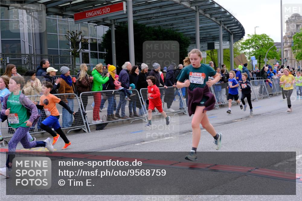25.04.2026 - Das Zehntel Tim E. http://msf.ph/oto/9568759 25.04.2026 08:55:03 Ziel 1160, 1266, 1300, 1340, 1812, 2009, 2010, 2039, 2047, 2056, 2459, 2619, 2633, 2748, 2752, 2793, 2828, 2962, 3049, 3053, 3091, 3120, 3126, 3236, 3247, 3340, 3358, 3379, 3506, 3636, 3731, 3756, 3760, 3783, 3826, 3828, 4014 meine-sportfotos.de