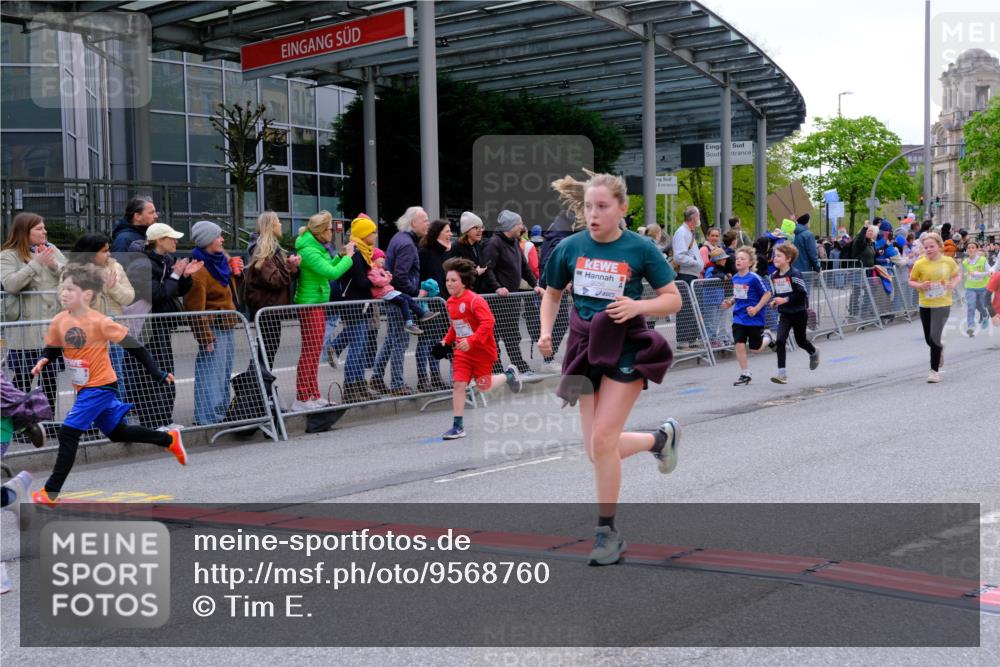 25.04.2026 - Das Zehntel Tim E. http://msf.ph/oto/9568760 25.04.2026 08:55:03 Ziel 1160, 1266, 1300, 1340, 1812, 2009, 2010, 2039, 2047, 2056, 2459, 2619, 2633, 2748, 2752, 2793, 2828, 2962, 3049, 3053, 3091, 3120, 3126, 3236, 3247, 3340, 3358, 3379, 3506, 3636, 3731, 3756, 3760, 3783, 3826, 3828, 4014 meine-sportfotos.de