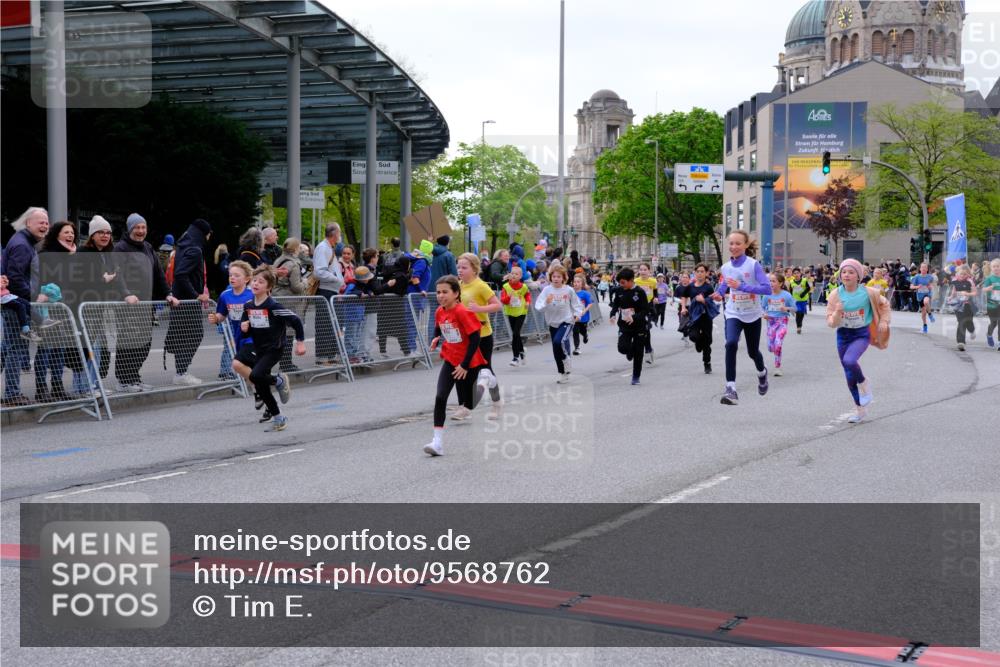 25.04.2026 - Das Zehntel Tim E. http://msf.ph/oto/9568762 25.04.2026 08:55:04 Ziel 1090, 1160, 1266, 1297, 1300, 1306, 1340, 1812, 2009, 2010, 2039, 2047, 2056, 2459, 2619, 2633, 2748, 2752, 2793, 2828, 2962, 3049, 3053, 3091, 3120, 3126, 3236, 3247, 3358, 3379, 3506, 3636, 3731, 3756, 3760, 3783, 3814, 3826, 3828, 3936, 4014 meine-sportfotos.de
