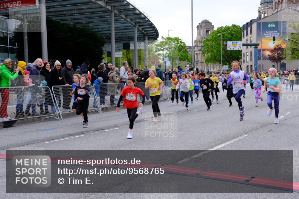 25.04.2026 - Das Zehntel Tim E. http://msf.ph/oto/9568765 25.04.2026 08:55:04 Ziel 1090, 1160, 1266, 1297, 1300, 1306, 1340, 1812, 2009, 2010, 2039, 2047, 2056, 2459, 2619, 2633, 2748, 2752, 2793, 2828, 2962, 3049, 3053, 3091, 3120, 3126, 3236, 3247, 3358, 3379, 3506, 3636, 3731, 3756, 3760, 3783, 3814, 3826, 3828, 3936, 4014 meine-sportfotos.de