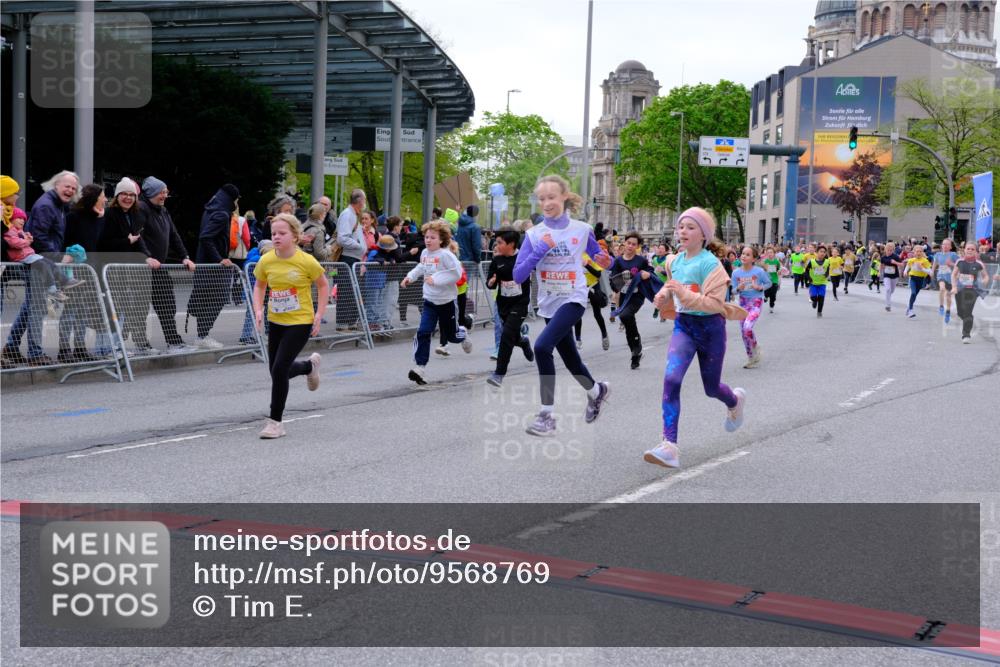 25.04.2026 - Das Zehntel Tim E. http://msf.ph/oto/9568769 25.04.2026 08:55:05 Ziel 1090, 1160, 1266, 1297, 1300, 1306, 1340, 1380, 1642, 2009, 2010, 2039, 2047, 2056, 2459, 2619, 2633, 2793, 2828, 2962, 3049, 3053, 3091, 3120, 3126, 3236, 3247, 3358, 3379, 3506, 3636, 3668, 3678, 3731, 3756, 3760, 3783, 3814, 3826, 3828, 3936, 4014 meine-sportfotos.de