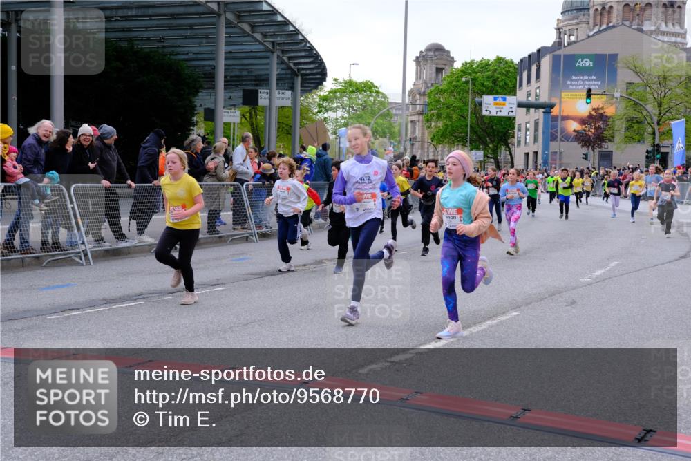 25.04.2026 - Das Zehntel Tim E. http://msf.ph/oto/9568770 25.04.2026 08:55:05 Ziel 1090, 1160, 1266, 1297, 1300, 1306, 1340, 1380, 1642, 2009, 2010, 2039, 2047, 2056, 2459, 2619, 2633, 2793, 2828, 2962, 3049, 3053, 3091, 3120, 3126, 3236, 3247, 3358, 3379, 3506, 3636, 3668, 3678, 3731, 3756, 3760, 3783, 3814, 3826, 3828, 3936, 4014 meine-sportfotos.de