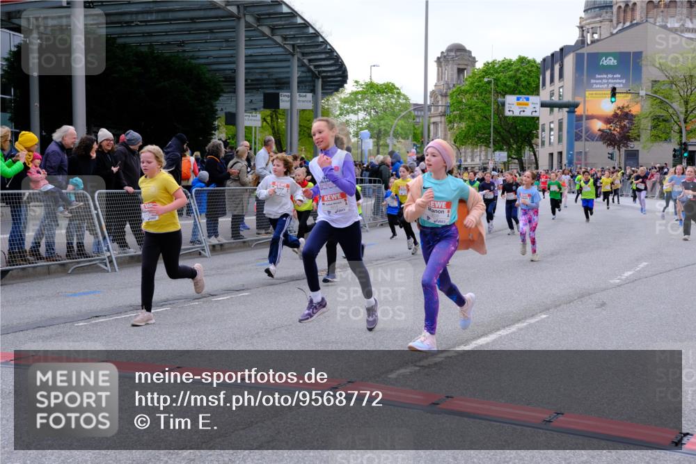 25.04.2026 - Das Zehntel Tim E. http://msf.ph/oto/9568772 25.04.2026 08:55:05 Ziel 1090, 1160, 1266, 1297, 1300, 1306, 1340, 1380, 1642, 2009, 2010, 2039, 2047, 2056, 2459, 2619, 2633, 2793, 2828, 2962, 3049, 3053, 3091, 3120, 3126, 3236, 3247, 3358, 3379, 3506, 3636, 3668, 3678, 3731, 3756, 3760, 3783, 3814, 3826, 3828, 3936, 4014 meine-sportfotos.de