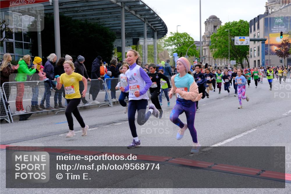 25.04.2026 - Das Zehntel Tim E. http://msf.ph/oto/9568774 25.04.2026 08:55:05 Ziel 1090, 1160, 1266, 1297, 1300, 1306, 1340, 1380, 1642, 2009, 2010, 2039, 2047, 2056, 2459, 2619, 2633, 2793, 2828, 2962, 3049, 3053, 3091, 3120, 3126, 3236, 3247, 3358, 3379, 3506, 3636, 3668, 3678, 3731, 3756, 3760, 3783, 3814, 3826, 3828, 3936, 4014 meine-sportfotos.de
