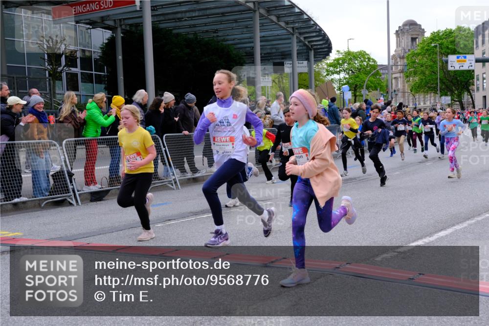 25.04.2026 - Das Zehntel Tim E. http://msf.ph/oto/9568776 25.04.2026 08:55:06 Ziel 1090, 1160, 1297, 1306, 1340, 1380, 1550, 1642, 2009, 2010, 2039, 2047, 2056, 2459, 2619, 2793, 2828, 3049, 3053, 3091, 3120, 3126, 3236, 3247, 3358, 3379, 3506, 3636, 3668, 3678, 3731, 3756, 3760, 3783, 3814, 3826, 3828, 3936, 4014 meine-sportfotos.de