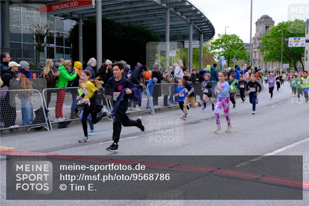 25.04.2026 - Das Zehntel Tim E. http://msf.ph/oto/9568786 25.04.2026 08:55:07 Ziel 1090, 1160, 1297, 1306, 1340, 1380, 1550, 1642, 1646, 1657, 1818, 2009, 2010, 2039, 2047, 2056, 2459, 2619, 2793, 2828, 3049, 3053, 3091, 3105, 3120, 3126, 3128, 3236, 3247, 3358, 3506, 3636, 3668, 3678, 3731, 3756, 3760, 3814, 3826, 3828, 3936, 4014 meine-sportfotos.de