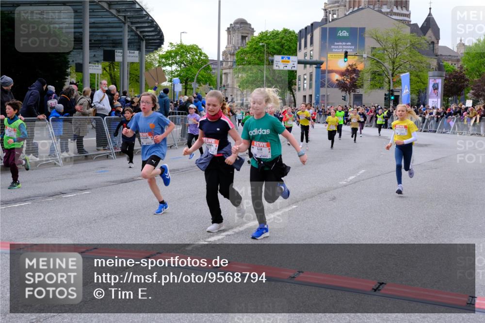25.04.2026 - Das Zehntel Tim E. http://msf.ph/oto/9568794 25.04.2026 08:55:09 Ziel 1090, 1160, 1297, 1306, 1380, 1550, 1642, 1646, 1657, 1818, 2009, 2010, 2039, 2047, 2056, 2439, 2459, 2619, 2711, 2718, 2793, 2828, 3091, 3105, 3120, 3126, 3128, 3236, 3247, 3358, 3636, 3668, 3678, 3721, 3814, 3826, 3828, 3936, 4014 meine-sportfotos.de