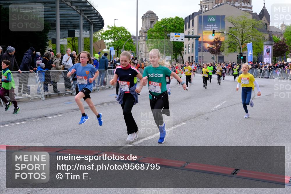 25.04.2026 - Das Zehntel Tim E. http://msf.ph/oto/9568795 25.04.2026 08:55:09 Ziel 1090, 1160, 1297, 1306, 1380, 1550, 1642, 1646, 1657, 1818, 2009, 2010, 2039, 2047, 2056, 2439, 2459, 2619, 2711, 2718, 2793, 2828, 3091, 3105, 3120, 3126, 3128, 3236, 3247, 3358, 3636, 3668, 3678, 3721, 3814, 3826, 3828, 3936, 4014 meine-sportfotos.de