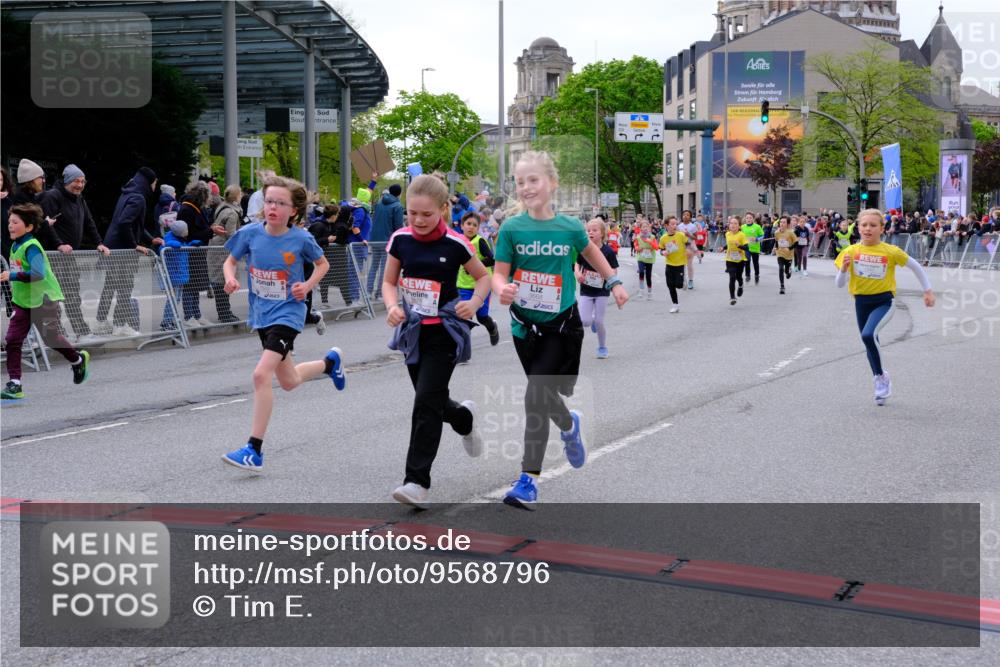 25.04.2026 - Das Zehntel Tim E. http://msf.ph/oto/9568796 25.04.2026 08:55:09 Ziel 1090, 1160, 1297, 1306, 1380, 1550, 1642, 1646, 1657, 1818, 2009, 2010, 2039, 2047, 2056, 2439, 2459, 2619, 2711, 2718, 2793, 2828, 3091, 3105, 3120, 3126, 3128, 3236, 3247, 3358, 3636, 3668, 3678, 3721, 3814, 3826, 3828, 3936, 4014 meine-sportfotos.de