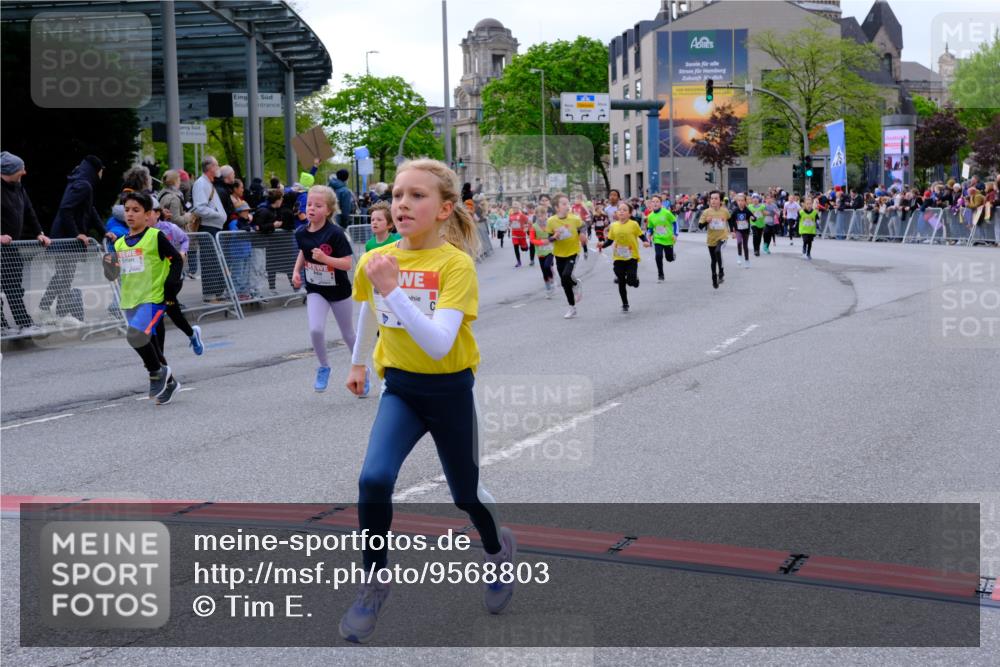 25.04.2026 - Das Zehntel Tim E. http://msf.ph/oto/9568803 25.04.2026 08:55:11 Ziel 1090, 1160, 1297, 1306, 1380, 1517, 1550, 1642, 1646, 1657, 1818, 2009, 2010, 2439, 2619, 2711, 2718, 2793, 2828, 3091, 3105, 3120, 3126, 3128, 3236, 3247, 3313, 3358, 3544, 3636, 3668, 3678, 3721, 3814, 3936, 3964, 4014 meine-sportfotos.de