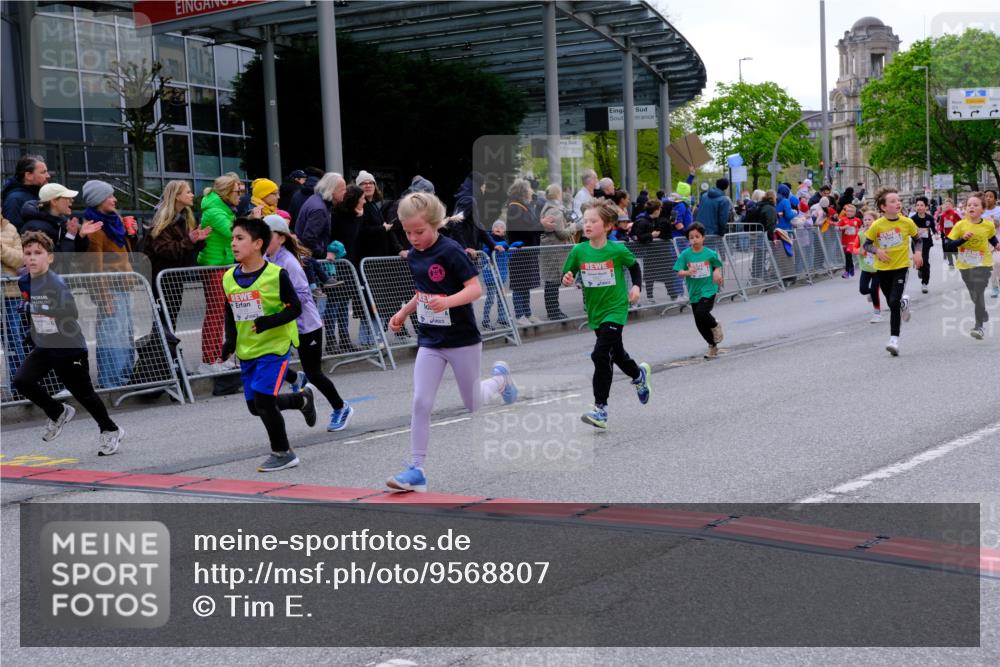 25.04.2026 - Das Zehntel Tim E. http://msf.ph/oto/9568807 25.04.2026 08:55:12 Ziel 1045, 1090, 1160, 1297, 1306, 1380, 1517, 1550, 1642, 1646, 1657, 1818, 2009, 2010, 2439, 2619, 2650, 2711, 2718, 2793, 2828, 3091, 3105, 3120, 3126, 3128, 3236, 3247, 3313, 3544, 3636, 3668, 3678, 3721, 3814, 3936, 3964, 4014 meine-sportfotos.de