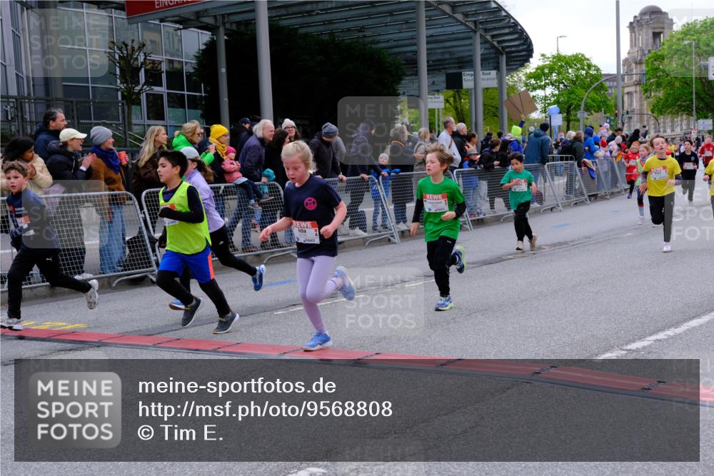25.04.2026 - Das Zehntel Tim E. http://msf.ph/oto/9568808 25.04.2026 08:55:12 Ziel 1045, 1090, 1160, 1297, 1306, 1380, 1517, 1550, 1642, 1646, 1657, 1818, 2009, 2010, 2439, 2619, 2650, 2711, 2718, 2793, 2828, 3091, 3105, 3120, 3126, 3128, 3236, 3247, 3313, 3544, 3636, 3668, 3678, 3721, 3814, 3936, 3964, 4014 meine-sportfotos.de